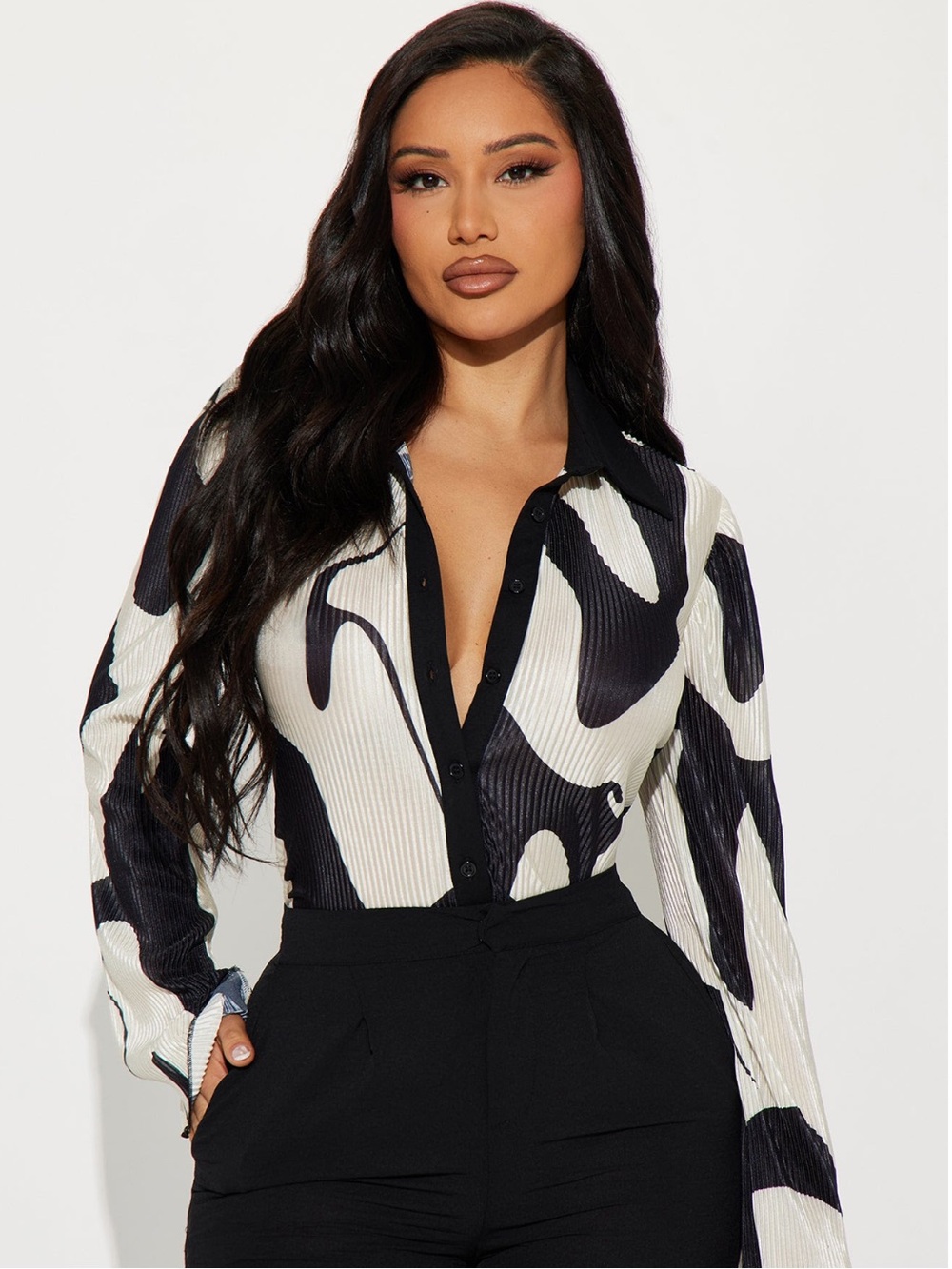 Fashion nova medium zahara work blouse Black White Abstract Print Button-Up Top